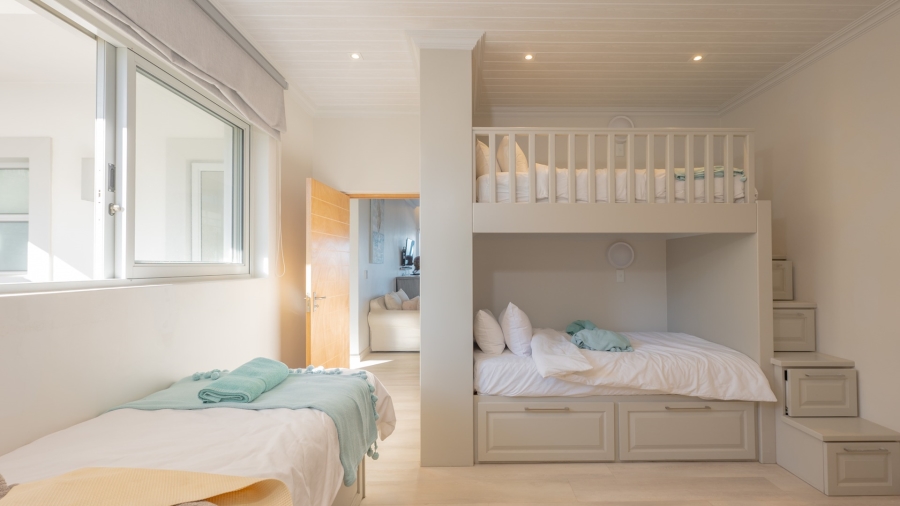 6 Bedroom Property for Sale in Struisbaai Western Cape